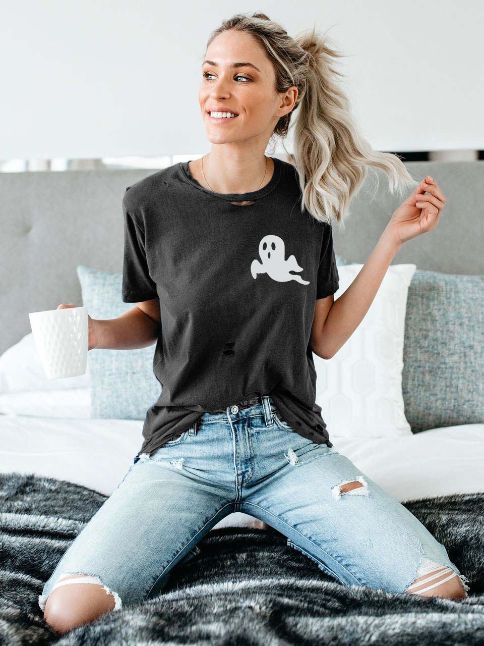 Cozy Ghosts Print Ripped T-shirt
