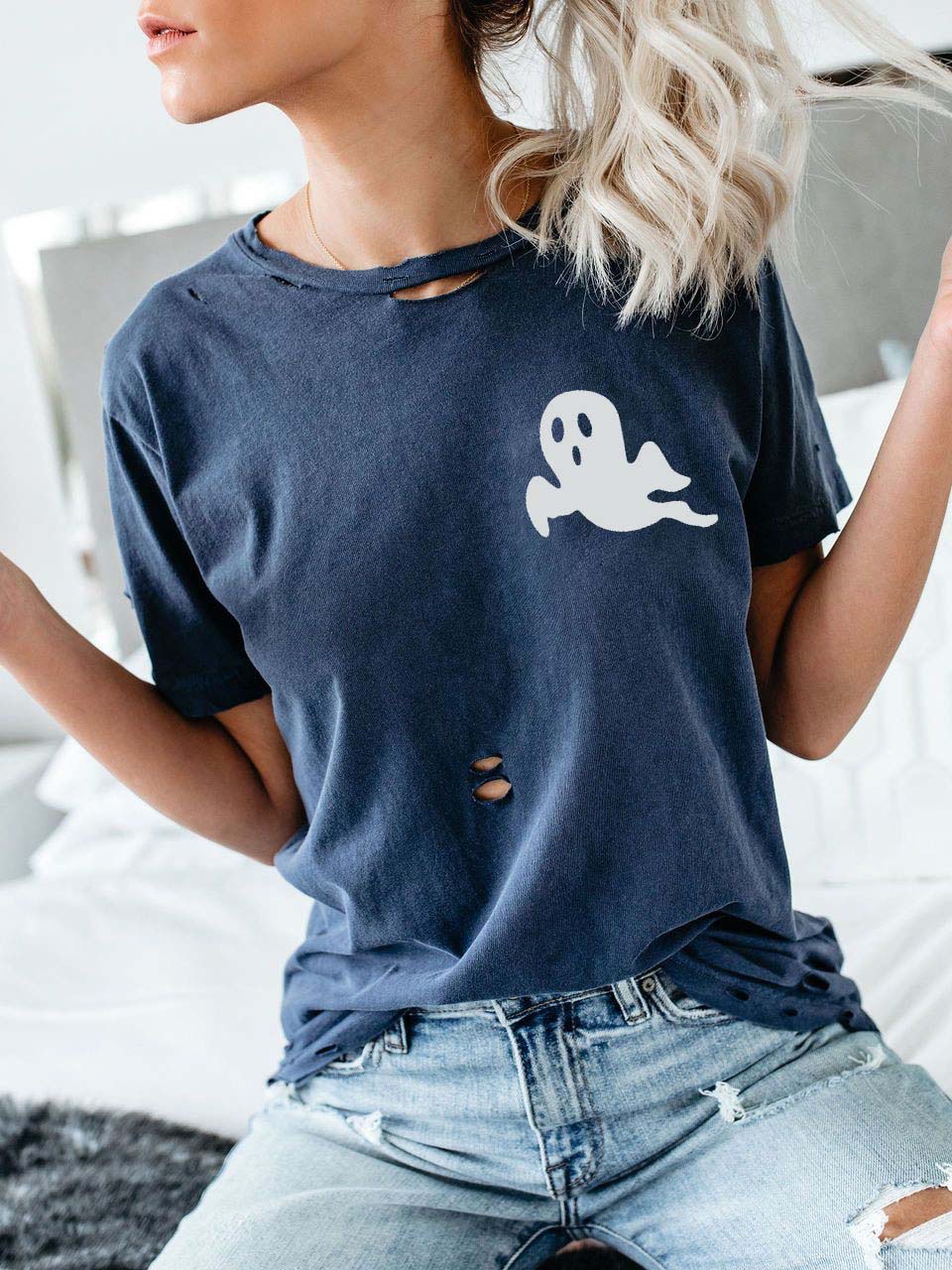 Cozy Ghosts Print Ripped T-shirt