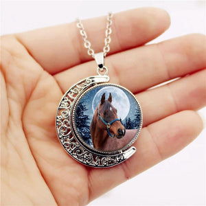 Winter Mustang Time Gem Clavicle Necklace