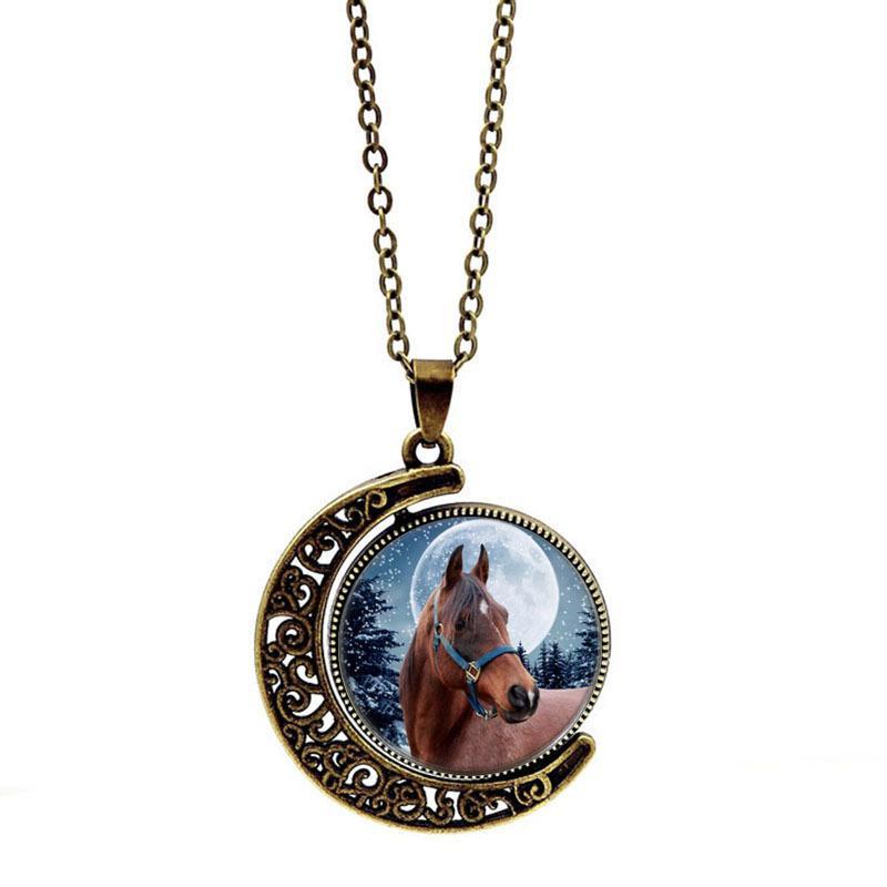 Winter Mustang Time Gem Clavicle Necklace