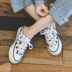 Women's Graffiti Cow Canvas Shoes