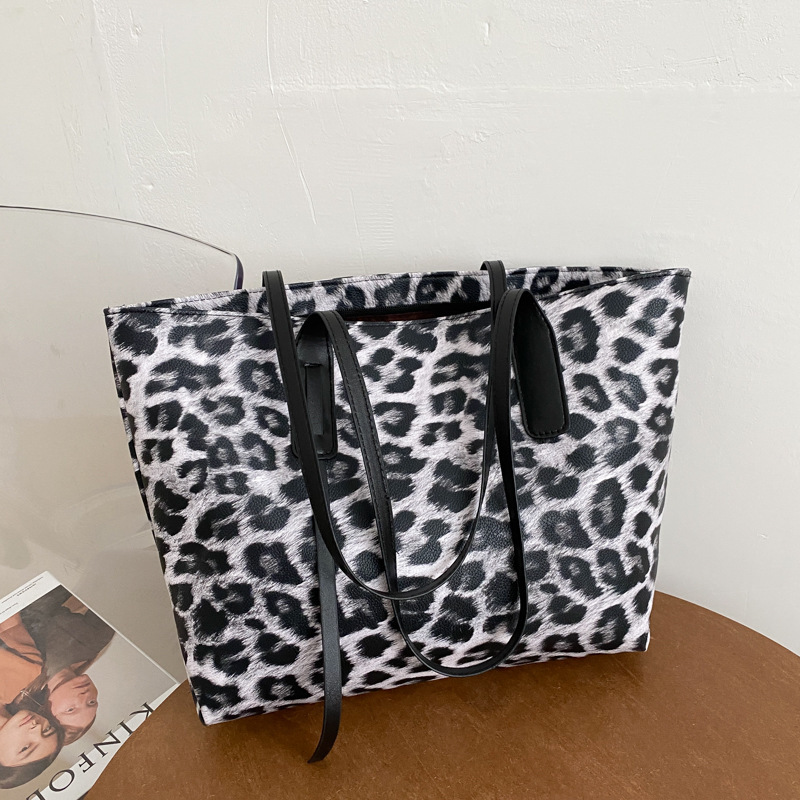 Women's Cow Pattern Tote Bag