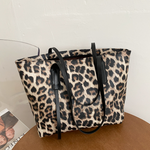 Load image into Gallery viewer, Women&#39;s Cow Pattern Tote Bag
