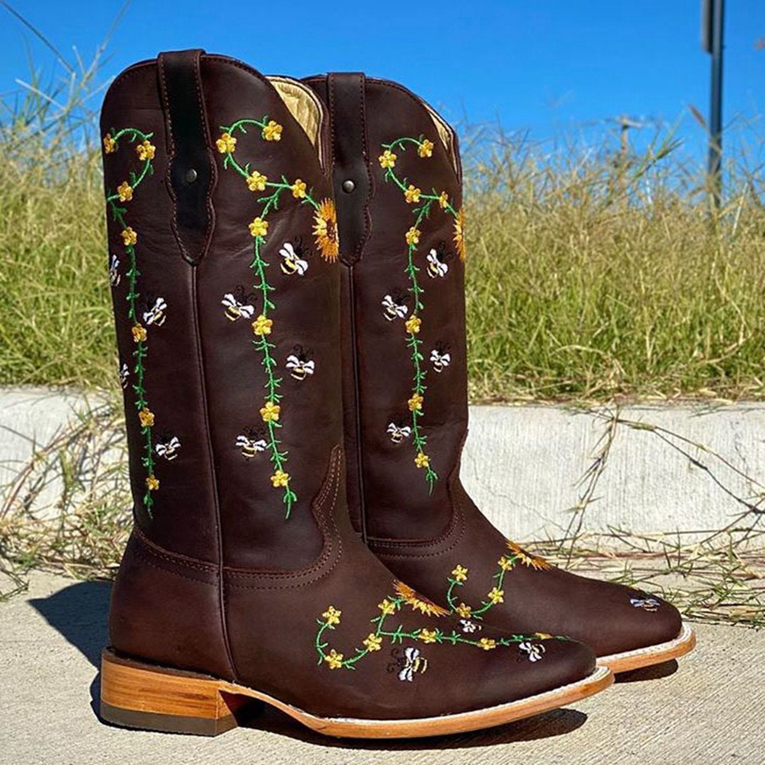 Women Bee Flower Embroidered Cowgirl Boots