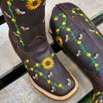 Load image into Gallery viewer, Women Bee Flower Embroidered Cowgirl Boots
