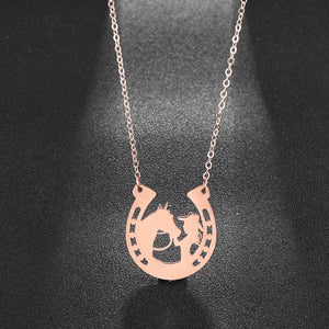 Simple lady Horse girl clavicle chain stainless steel horseshoe pendant necklace