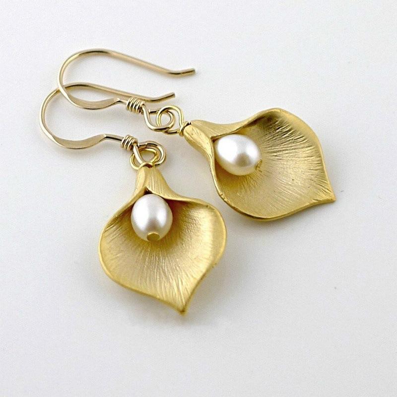 Women's Flower And Pearl Fashion Earrings