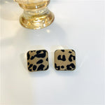 Load image into Gallery viewer, Ladies cow pattern earring
