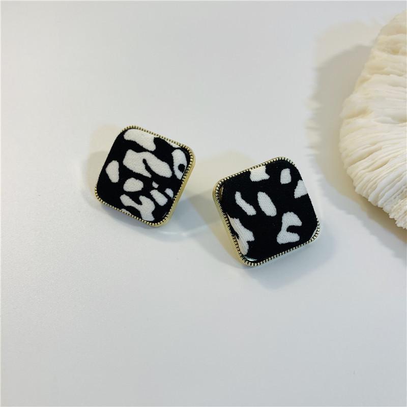 Ladies cow pattern earring