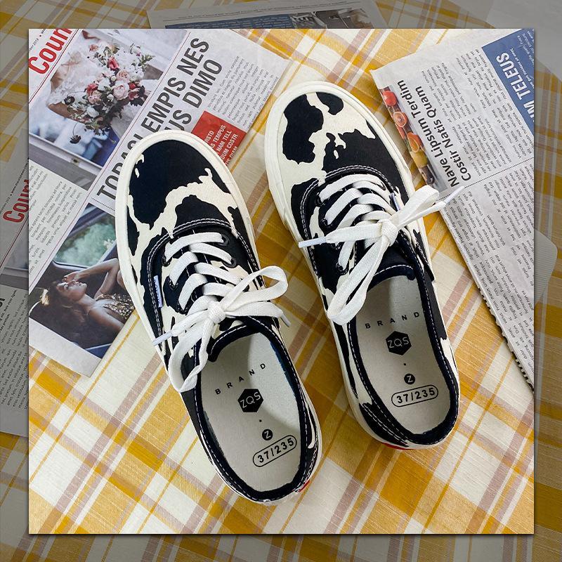 Women's Graffiti Cow Canvas Shoes