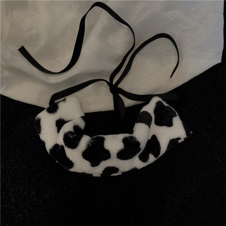 Ladies cow pattern choker