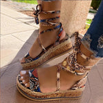 Load image into Gallery viewer, Platform strappy sandals for ladies
