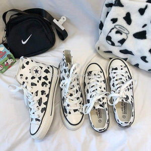 Women's graffiti cow canvas shoes